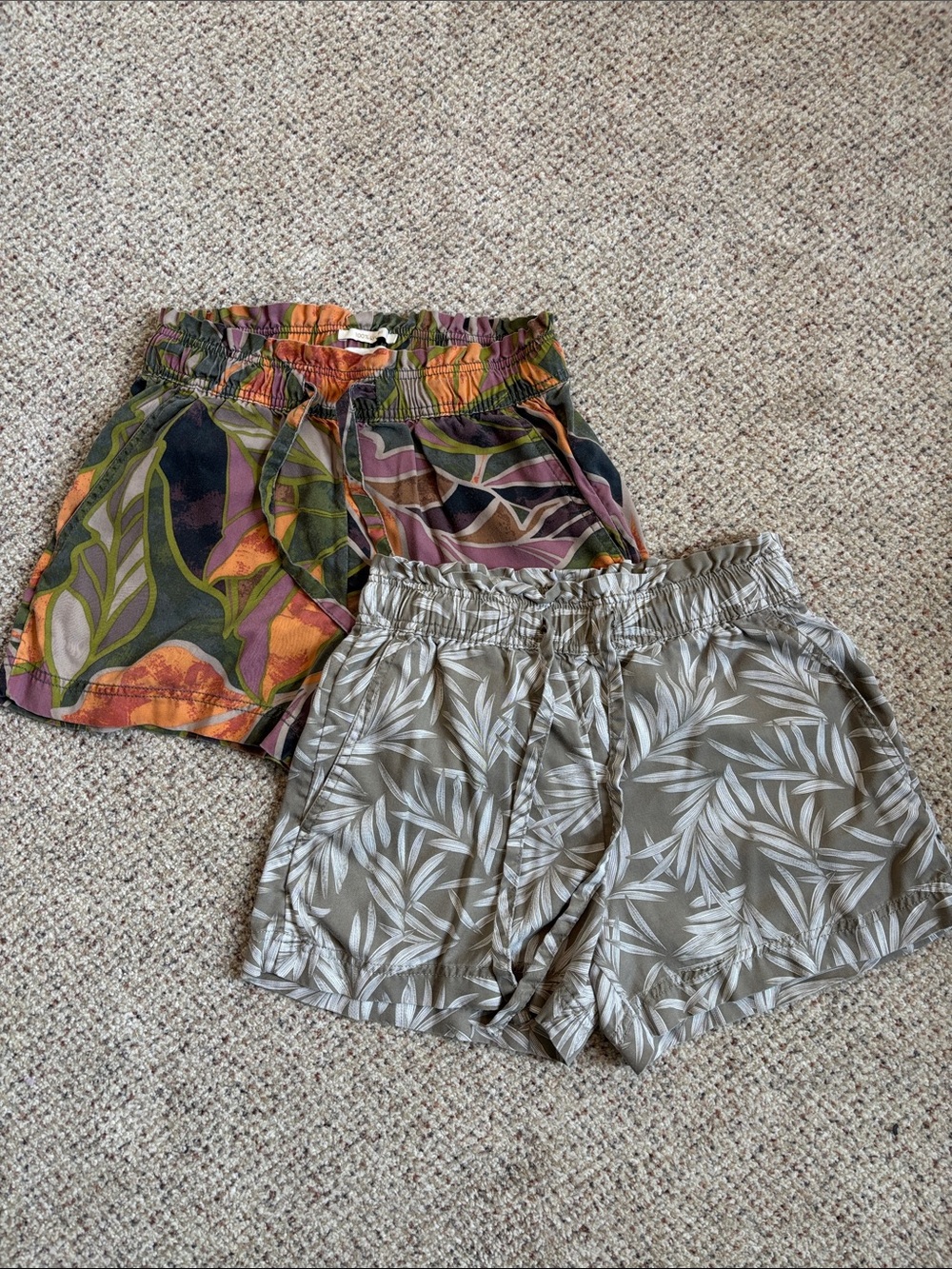 Women’s tropical print shorts